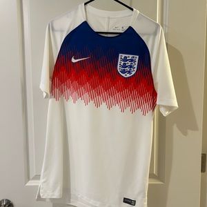 England pre-match soccer jersey - men’s medium